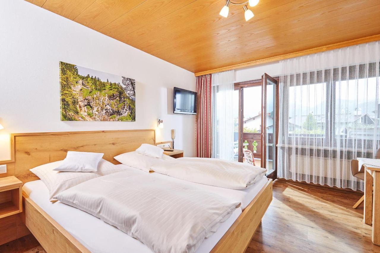 Gaestehaus Flora Reit im Winkl Esterno foto