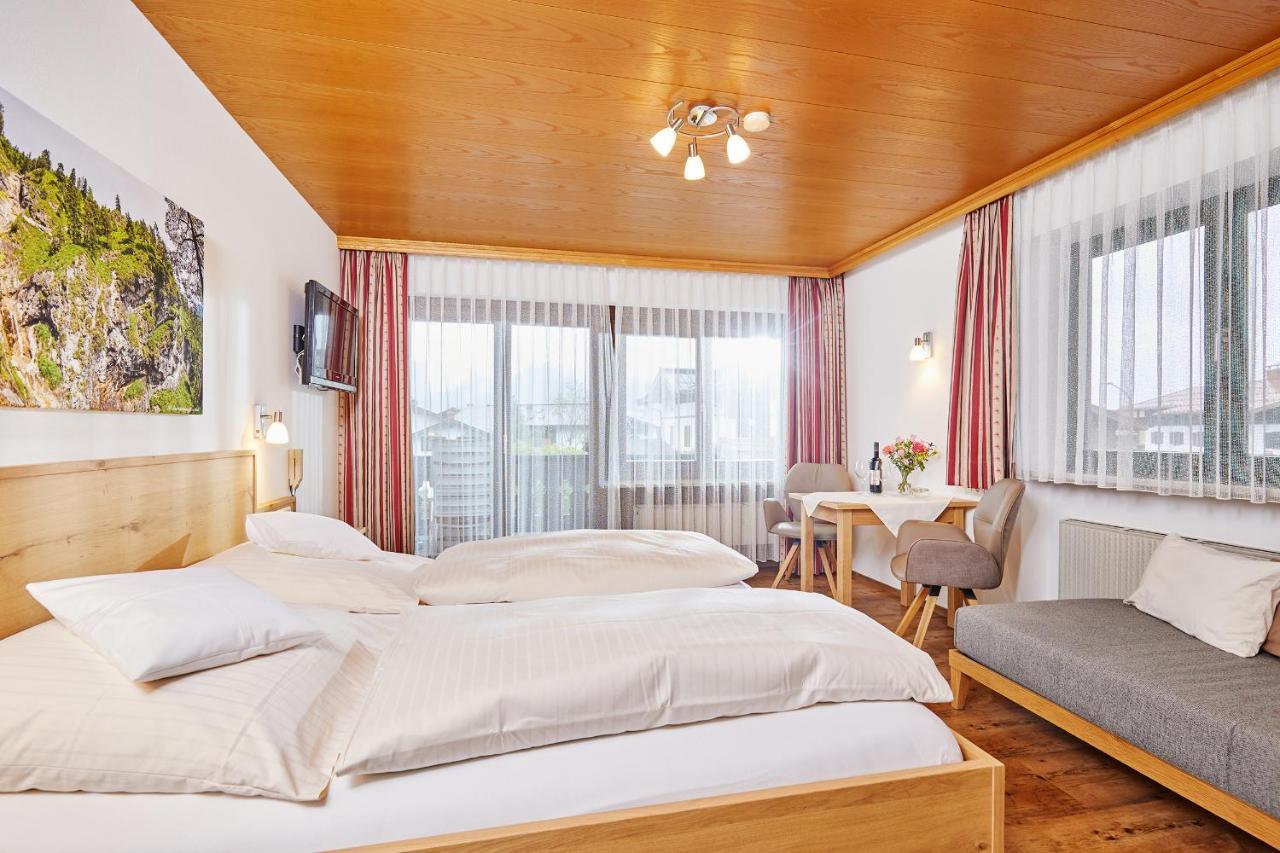 Gaestehaus Flora Reit im Winkl Esterno foto