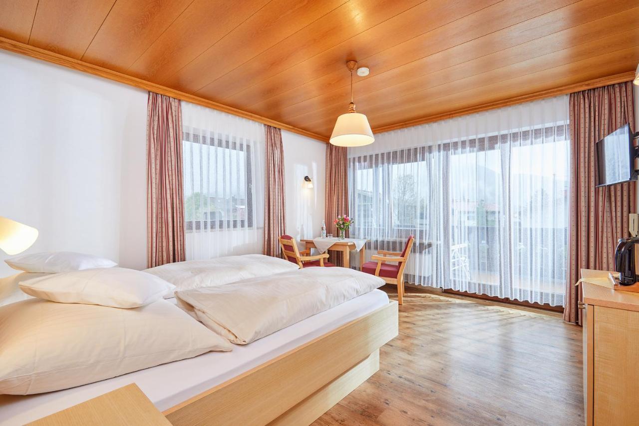 Gaestehaus Flora Reit im Winkl Esterno foto
