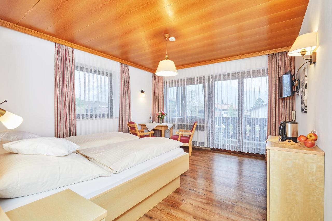 Gaestehaus Flora Reit im Winkl Esterno foto