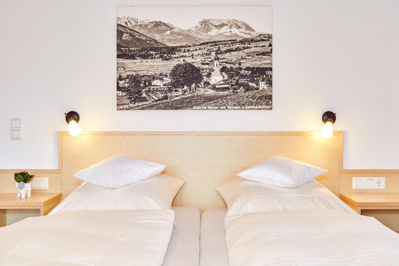 Gaestehaus Flora Reit im Winkl Esterno foto