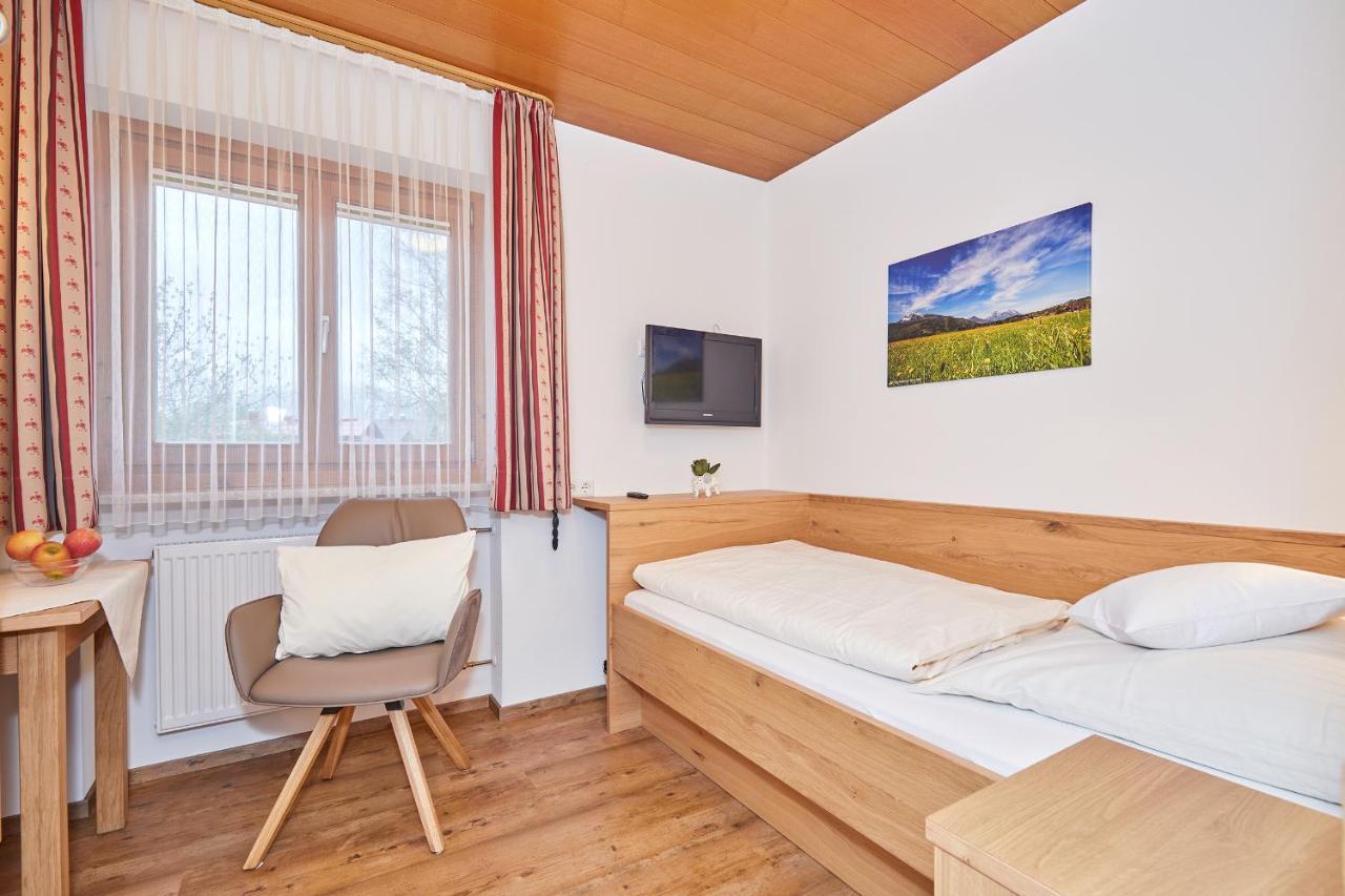 Gaestehaus Flora Reit im Winkl Esterno foto