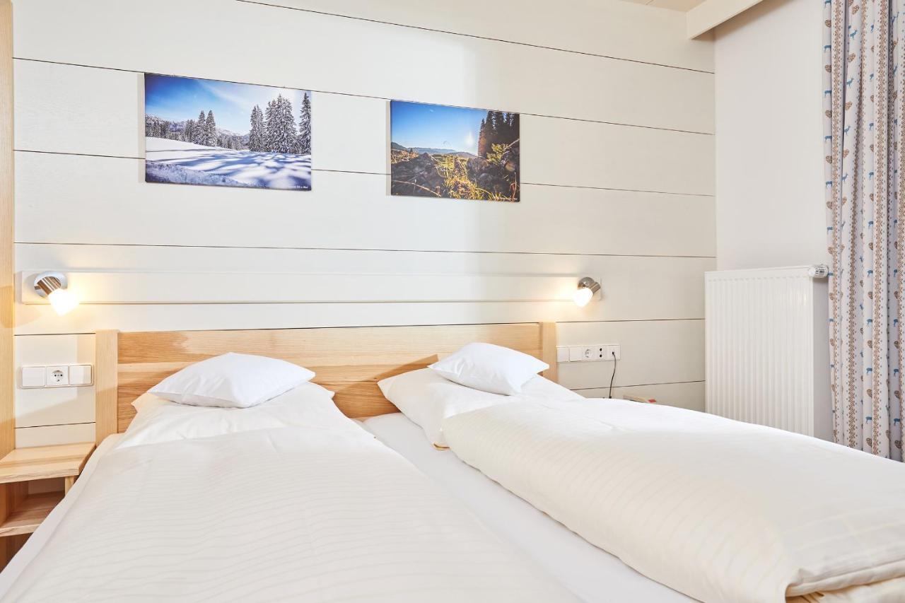Gaestehaus Flora Reit im Winkl Esterno foto