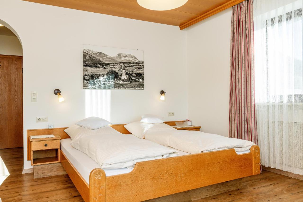 Gaestehaus Flora Reit im Winkl Esterno foto