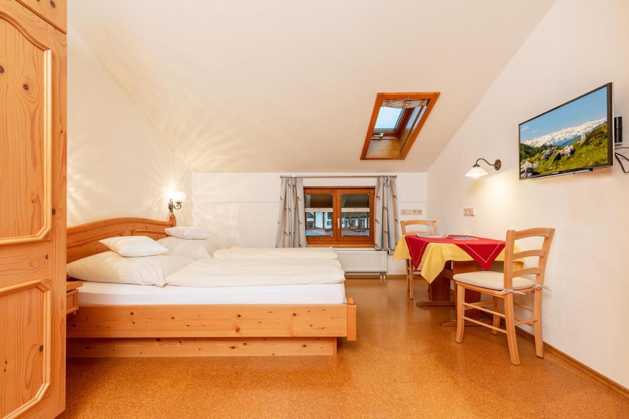 Gaestehaus Flora Reit im Winkl Esterno foto