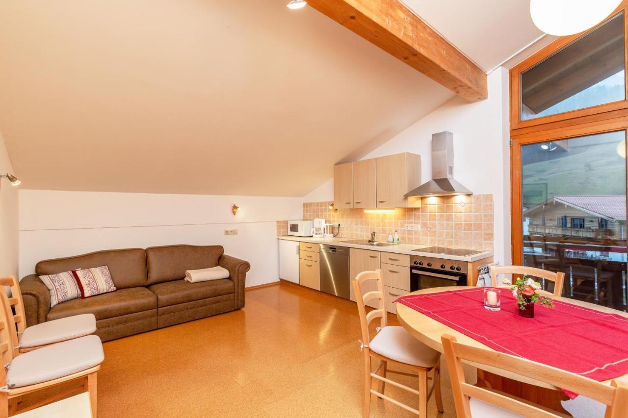 Gaestehaus Flora Reit im Winkl Esterno foto
