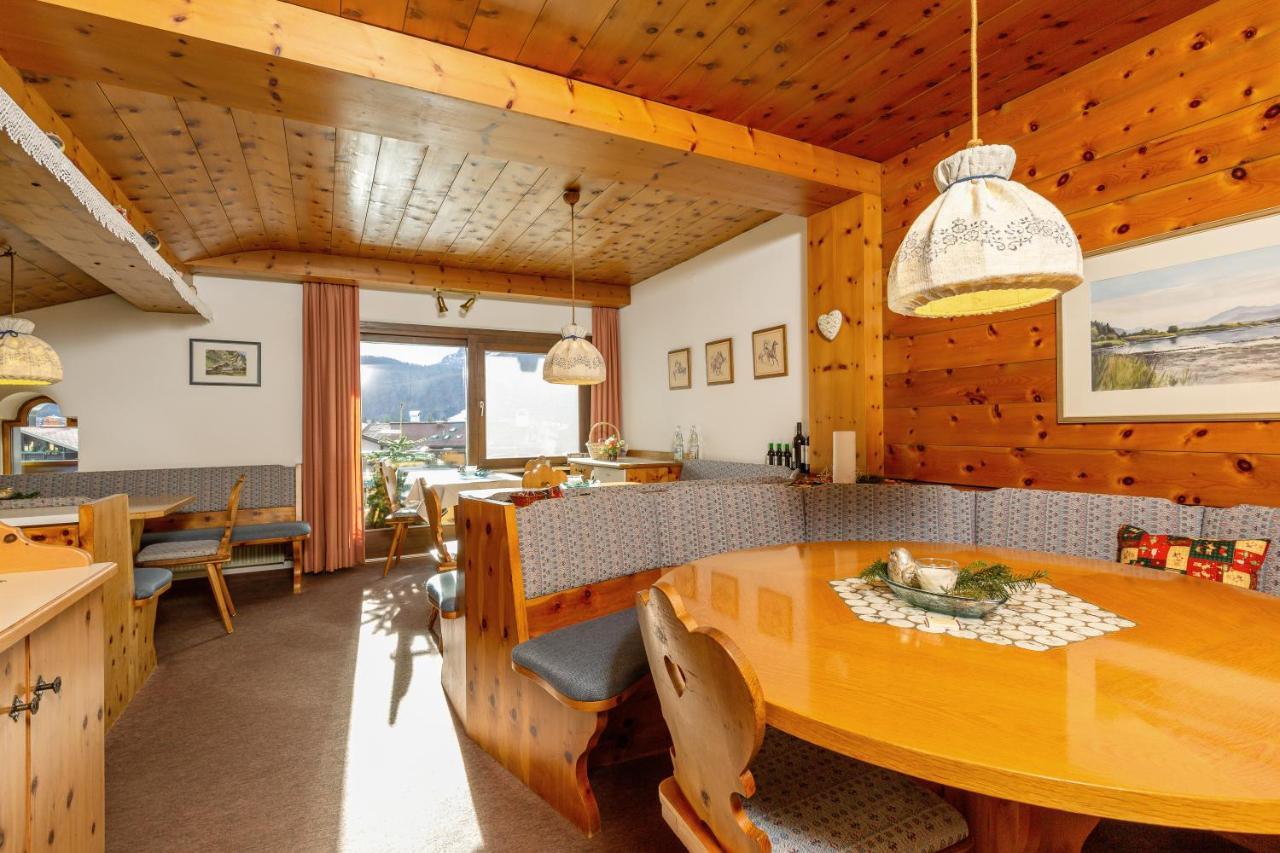 Gaestehaus Flora Reit im Winkl Esterno foto